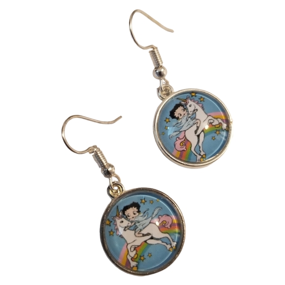 Handcrafted Betty Boop Earrings - Picture 2 of 4